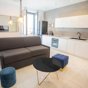 Appartamento Porta Venezia - Design Con Balcone - 55mq, Milano