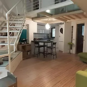Appartamento La Casa Nel Cortile-free Parking, Milano